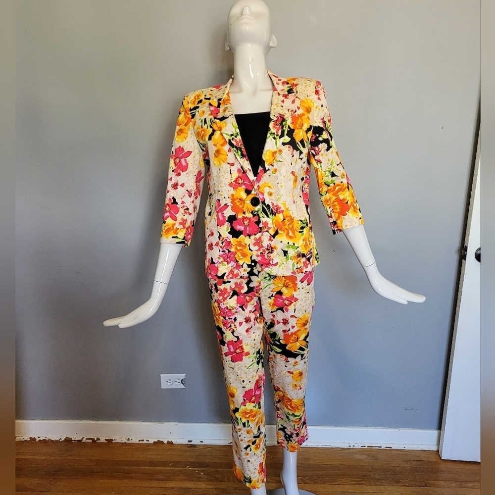 Lady Dutch Floral Cropped Pantsuit, VGUC, Sizes XL And 30